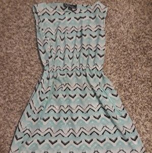 Dresses(4), long sleeve shirts(4)